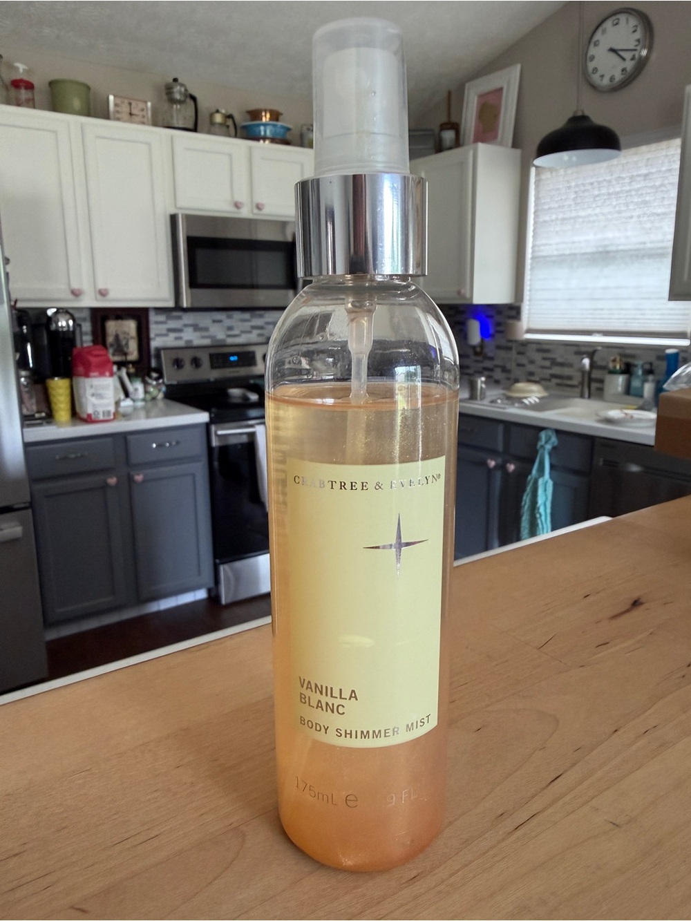 Crabtree & Evelyn Vanilla Blanc Body Shimmer Mist 5.9 fl oz